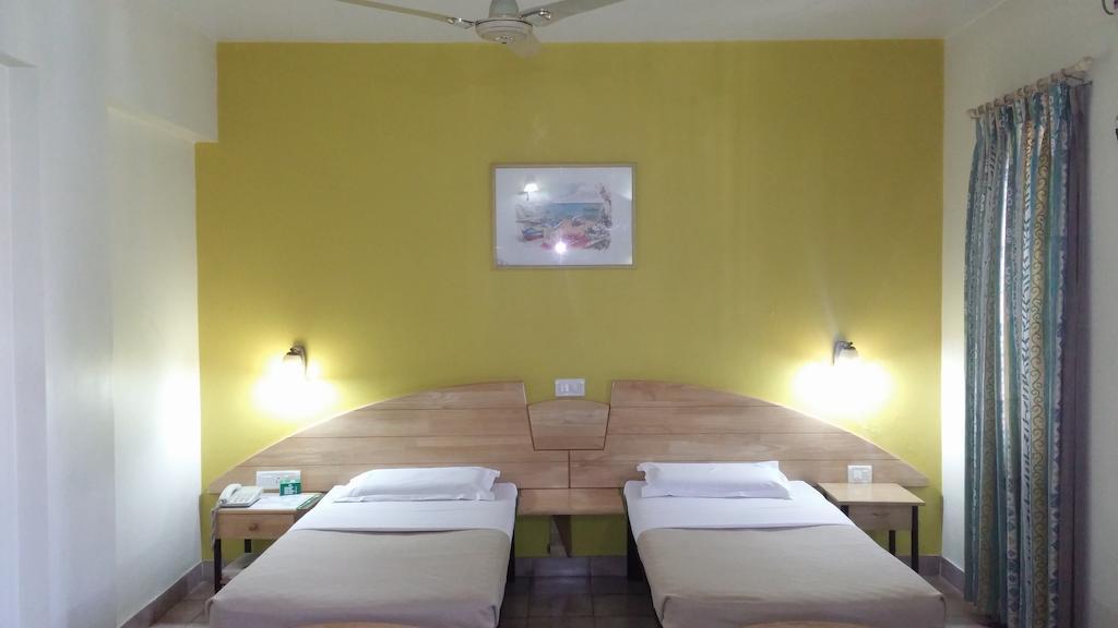 Tom'S Hotel Bengaluru Pokój zdjęcie